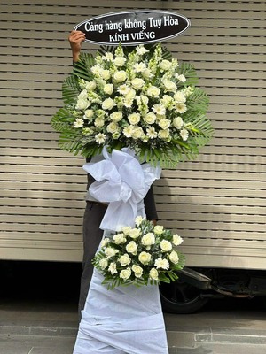 Vòng hoa viếng 250032