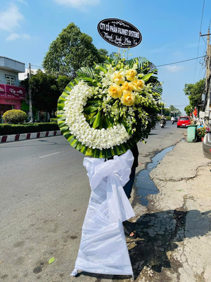 Vòng hoa viếng 250051