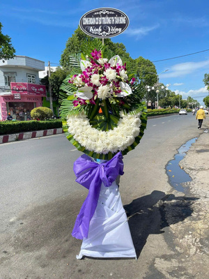 Vòng hoa viếng 250057
