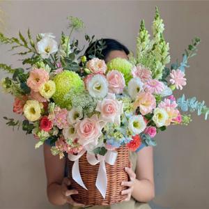 Giỏ hoa tươi chúc mừng TH006