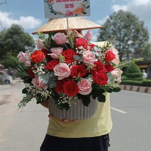 Giỏ hoa tươi chúc mừng TH011