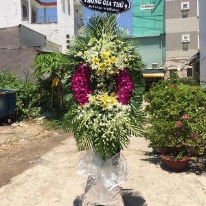 Vòng hoa chia buồn HCB202011