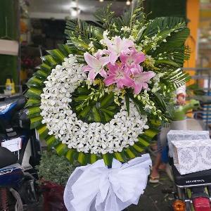 Vòng hoa chia buồn HCB202026