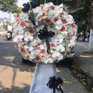 Vòng hoa chia buồn HCB202056
