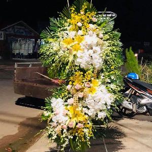 Vòng hoa chia buồn HCB20208001