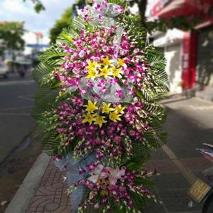 Vòng hoa chia buồn HCB20208004