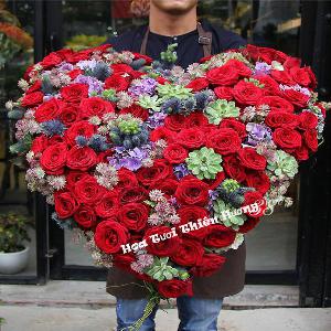 Bó hoa tươi chúc mừng HCM1921