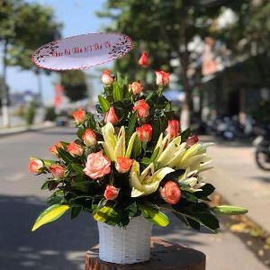 Giỏ hoa tươi chúc mừng HCM202024