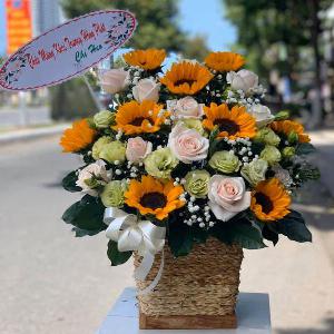 Giỏ hoa tươi chúc mừng HCM202040