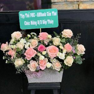 Giỏ hoa tươi chúc mừng HCM202045