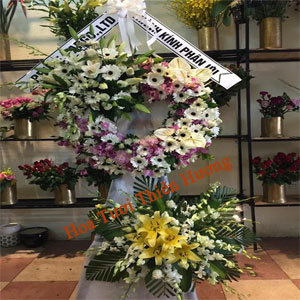 Vòng Hoa Chia Buồn HCB2811