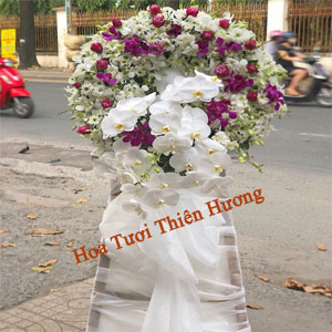 Vòng Hoa Chia Buồn HCB2844