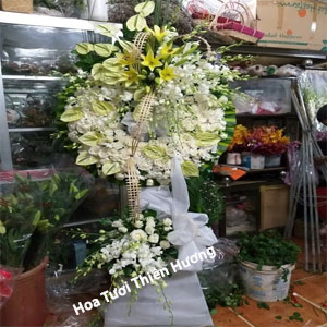 Vòng hoa chia buồn HCB2852