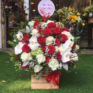 Giỏ hoa tươi chúc mừng HCM202076