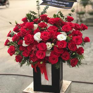 Giỏ hoa tươi chúc mừng HCM202084