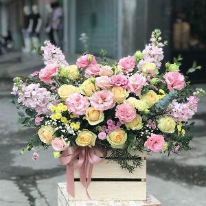 Giỏ hoa tươi chúc mừng HCM202085