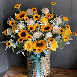 Giỏ hoa tươi chúc mừng HCM202091