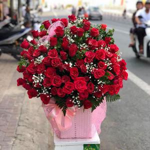 Giỏ hoa tươi chúc mừng HCM202094